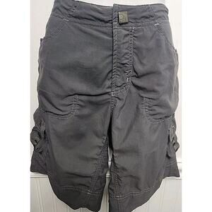 Mountain Hardwear Shorts Womens 6 Gray Cargo Bermuda Hiking Outdoors Nylon